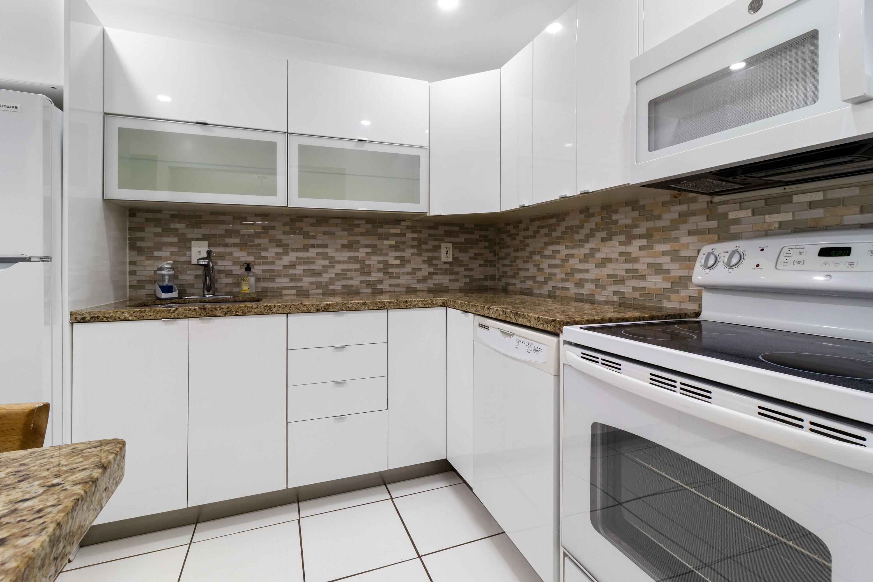 BAY COLONY CLUB CONDO - Residential