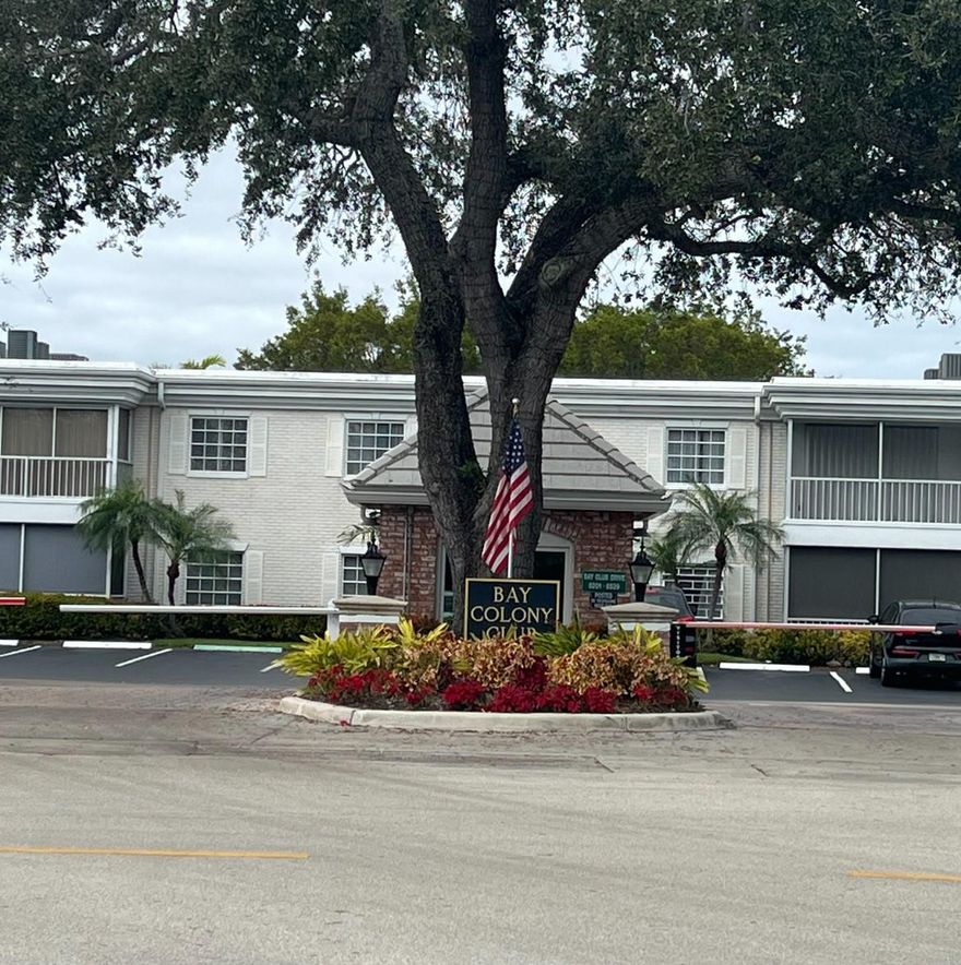 LOCATION!! renovated Unit in Bay Colony Club 2 Bed/2 Bath with Washer/dryer in unit, large storage space, open kitchen, Impact Windows, BOATERS dream! located along Fort Lauderdale's Intracoastal Waterway, Enjoy unrestricted ocean access & dockage for up to a 50ft boat @ $3.00 a foot! This 33 acre, Garden Style community is a hidden gem in Fort Lauderdale! Gated with 24 hour security, A few of the amenities include 4 Pools, 6 tennis courts, 3 clubhouses, shuffleboard, 2 fitness centers, pickle-ball courts and more!! just minutes from the beach, restaurants and shopping! Association requires 20% down and 700 credit. You'll be enjoy gathering with friends for socializing or dinner. Rentable right away, 2x/yr, 3-monts minimum Luxurious living in a fabulous guard-gated, deep-water community!  LOCATION!! renovated Unit in Bay Colony Club 2 Bed/2 Bath with Washer/dryer in unit, large storage space, open kitchen, Impact Windows, BOATERS dream! located along Fort Lauderdale's Intracoastal Waterway, Enjoy unrestricted ocean access & dockage for up to a 50ft boat @ $3.00 a foot! This 33 acre, Garden Style community is a hidden gem in Fort Lauderdale! Gated with 24 hour security, A few of the amenities include 4 Pools, 6 tennis courts, 3 clubhouses, shuffleboard, 2 fitness centers, pickle-ball courts and more!! just minutes from the beach, restaurants and shopping! Association requires 20% down and 700 credit. You'll be enjoy gathering with friends for socializing or dinner. Rentable right away, 2x/yr, 3-monts minimum Luxurious living in a fabulous guard-gated, deep-water community!
