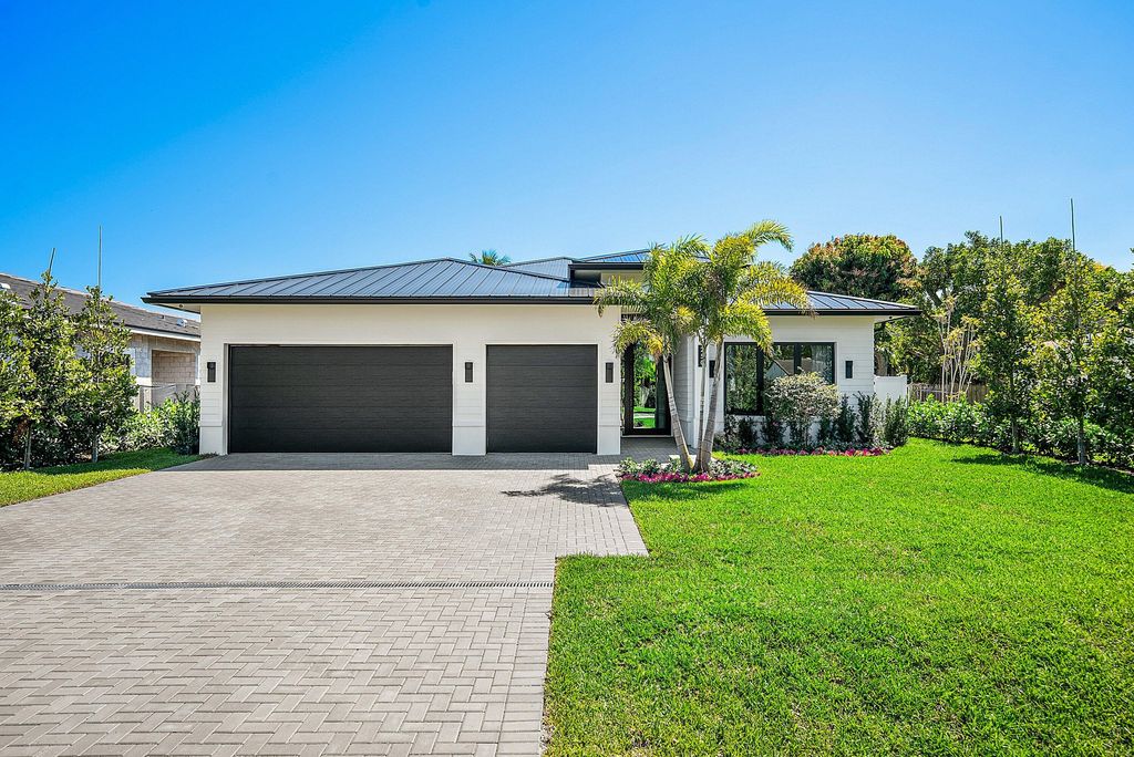 Photo of 250 NE 16th Street, Delray Beach, FL 33444 (MLS # B26004444)