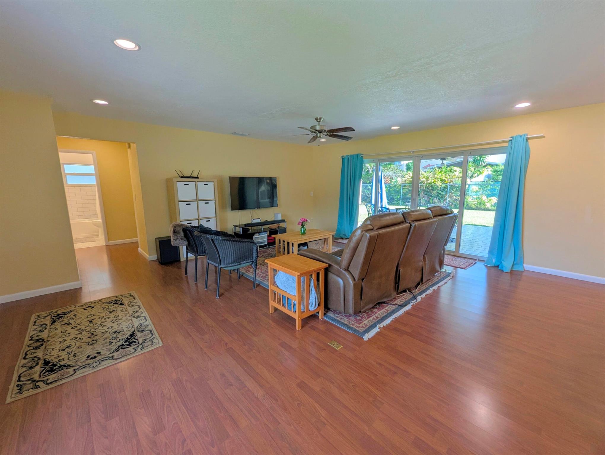22556 Lanyard Street