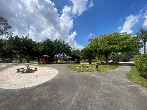 Tiny photo for 393 Bennington Lane #393, Lake Worth, FL 33467 (MLS # F10555070)