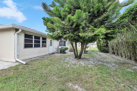 Tiny photo for 393 Bennington Lane #393, Lake Worth, FL 33467 (MLS # F10555070)