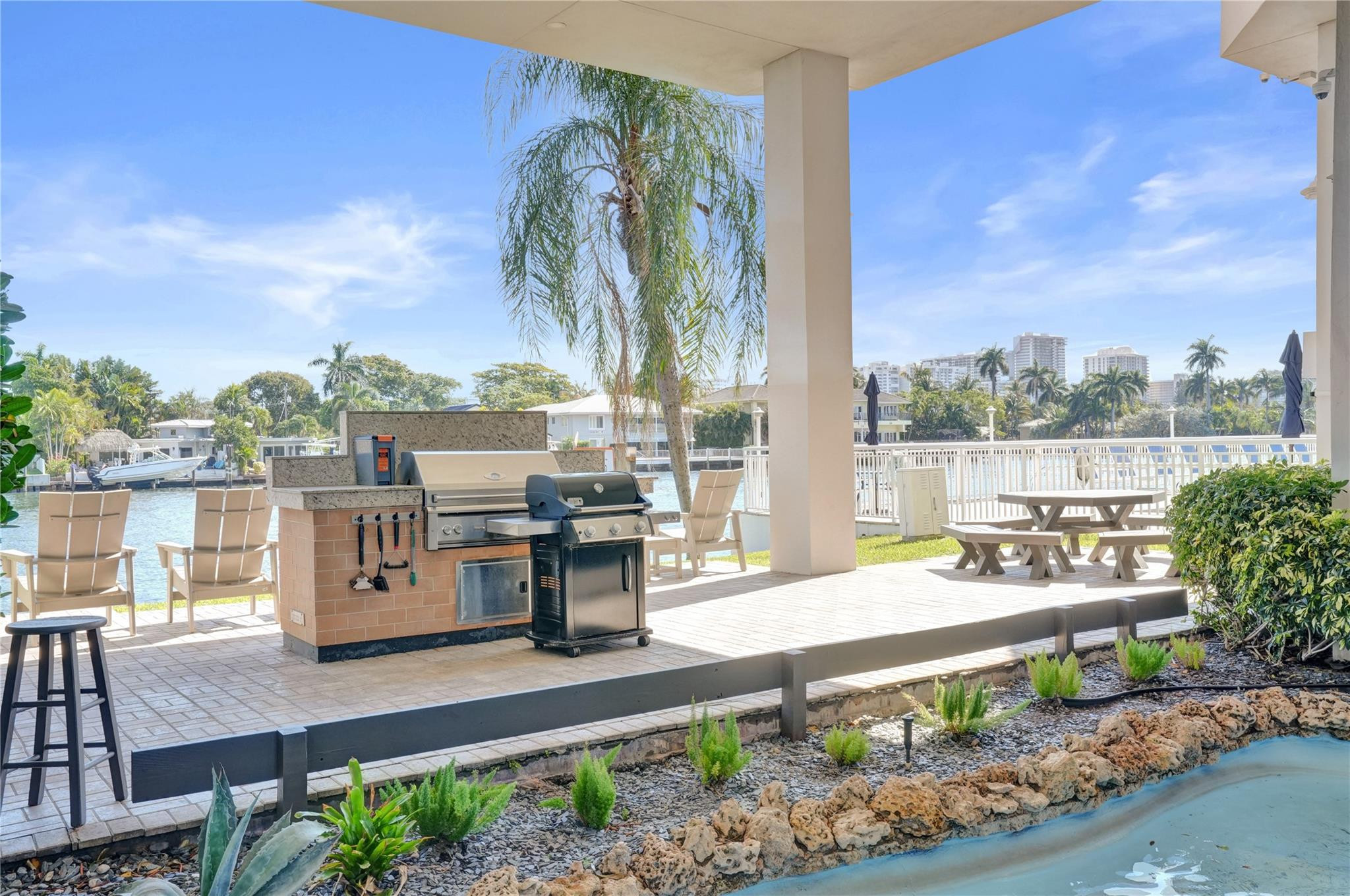 Pilot House - Residential