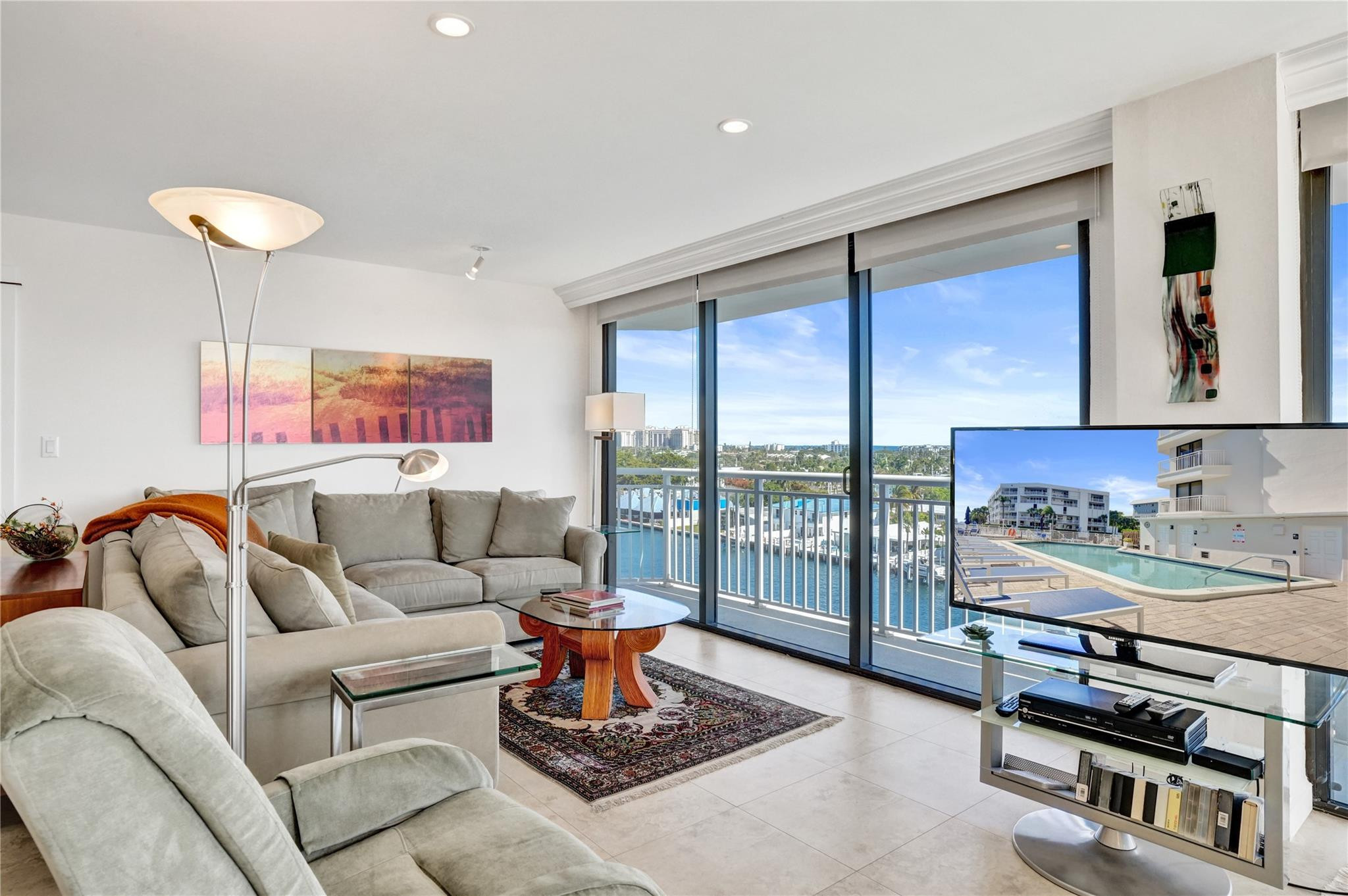 Pilot House - Residential