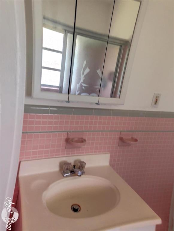 RIVER PARK UNIT 3 - Residential