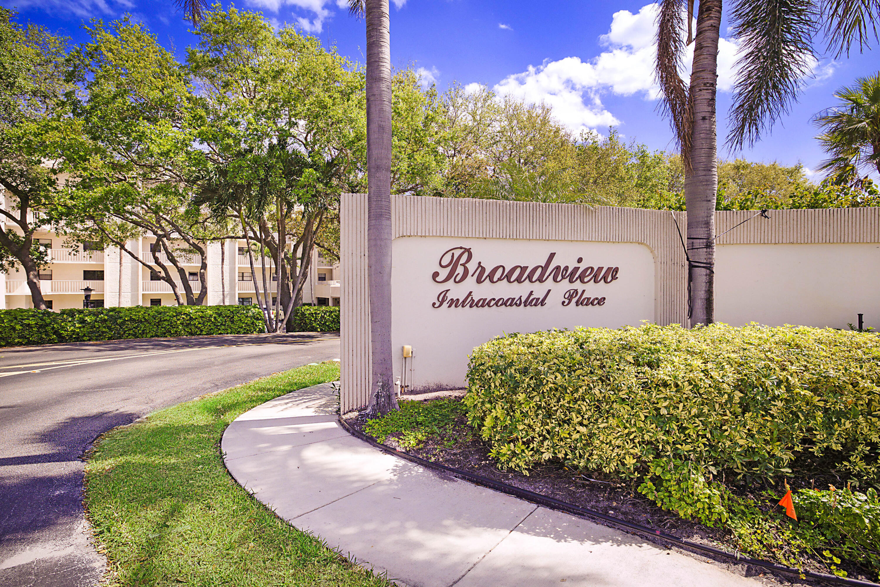 BROADVIEW CONDO - Residential Lease