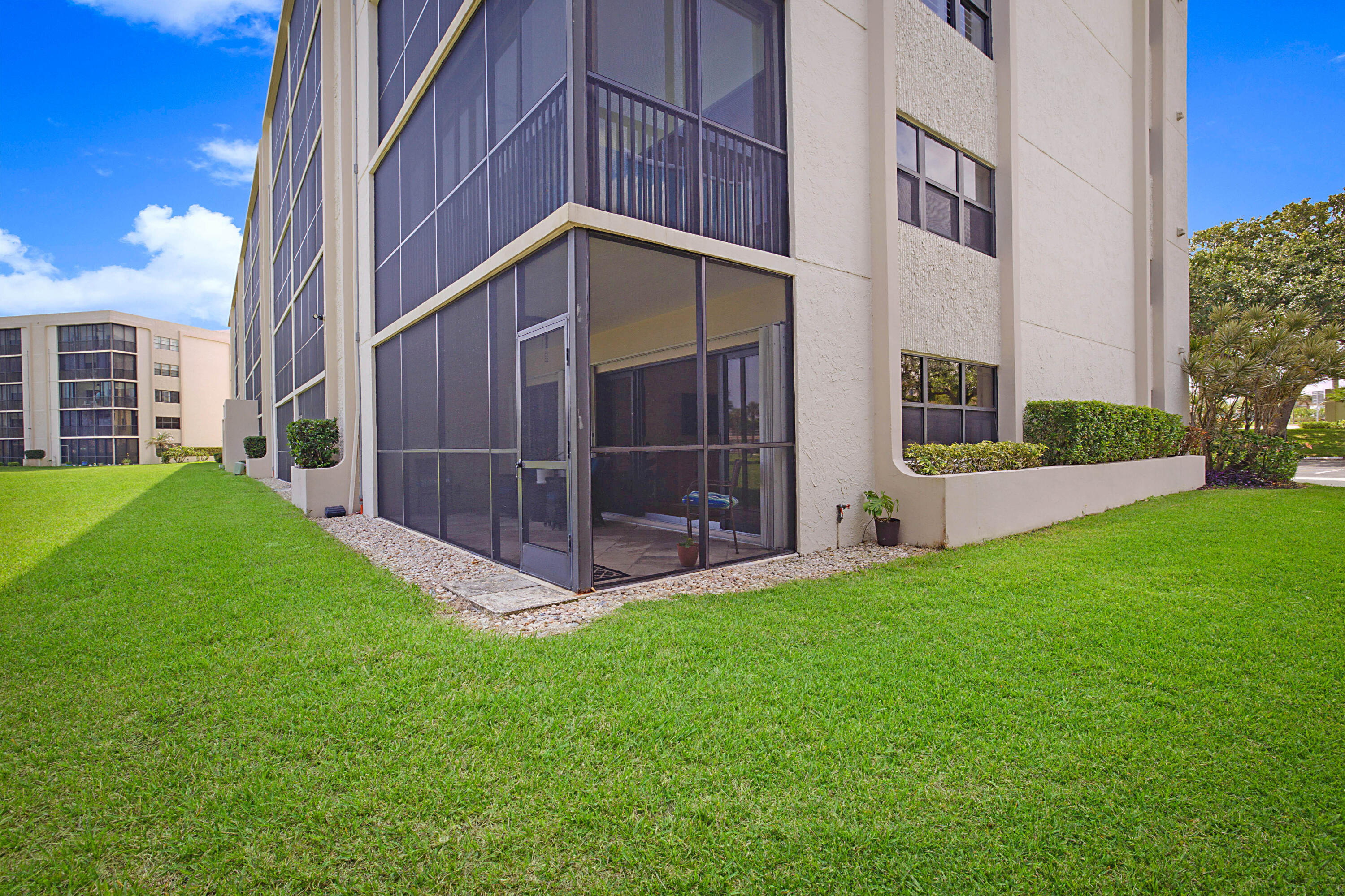 BROADVIEW CONDO - Residential Lease