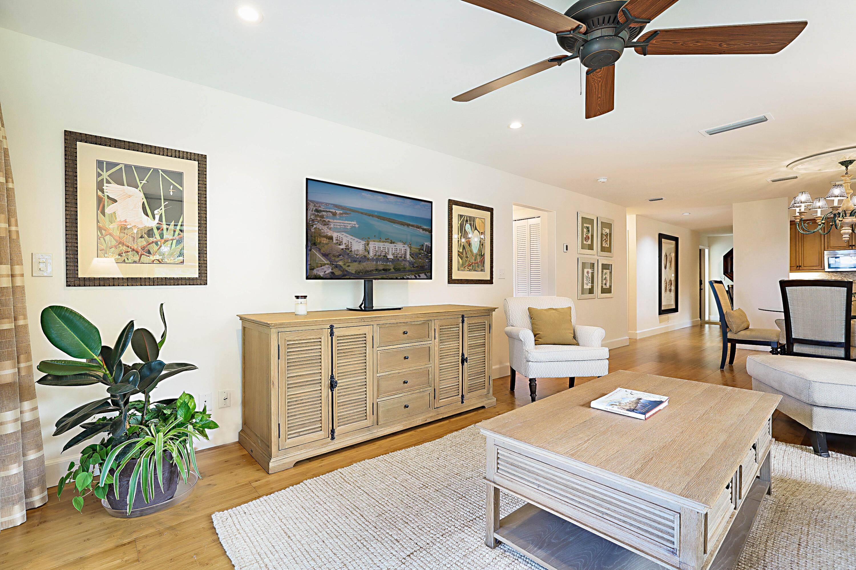BROADVIEW CONDO - Residential Lease