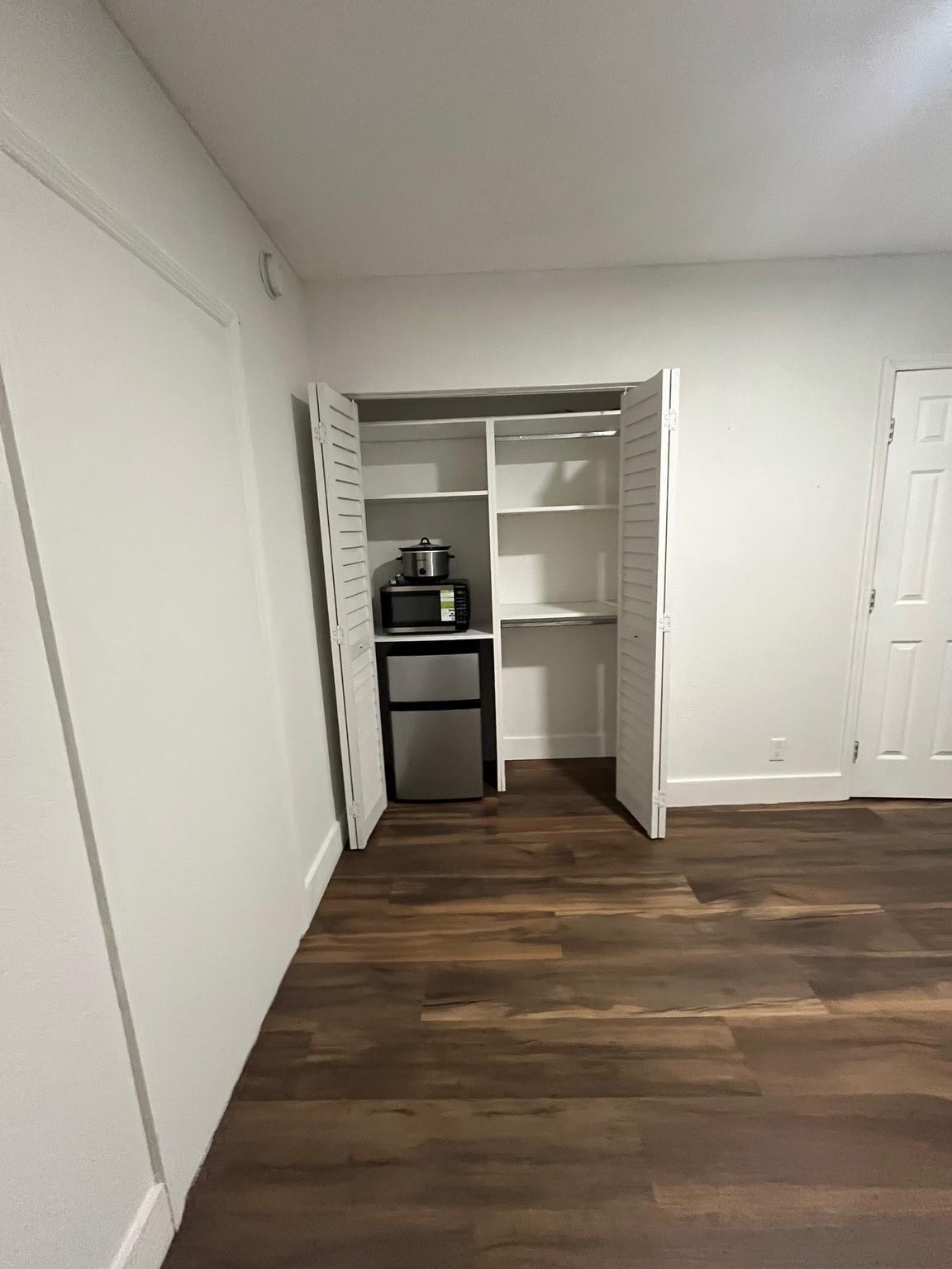 River Gardens 19-23 B - Residential Lease