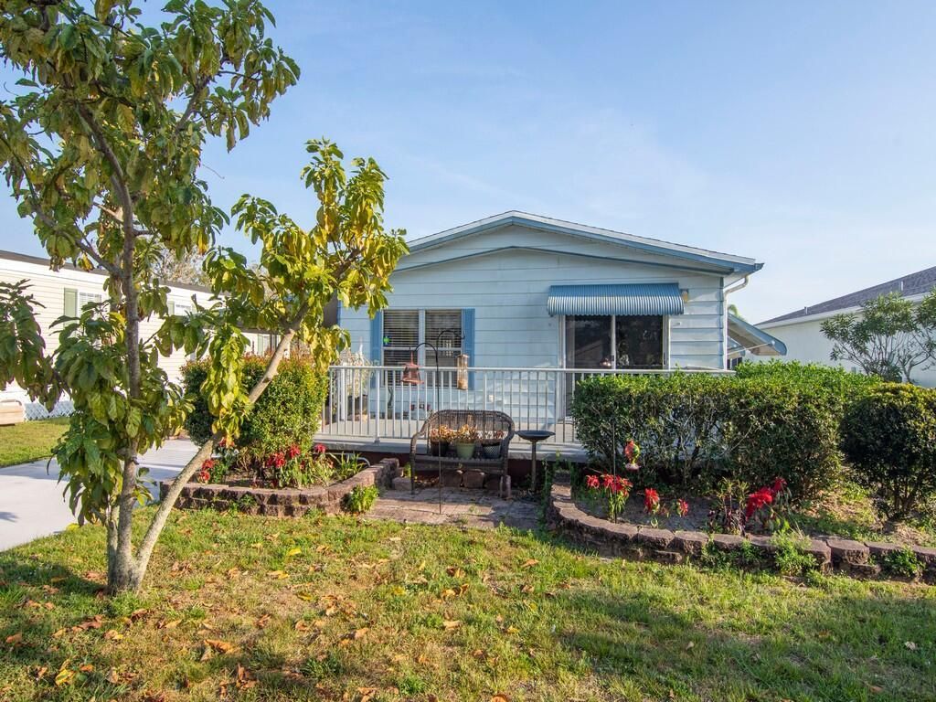 Photo of 4 Los Lagos Road, Port St Lucie, FL 34952 (MLS # R10889528)