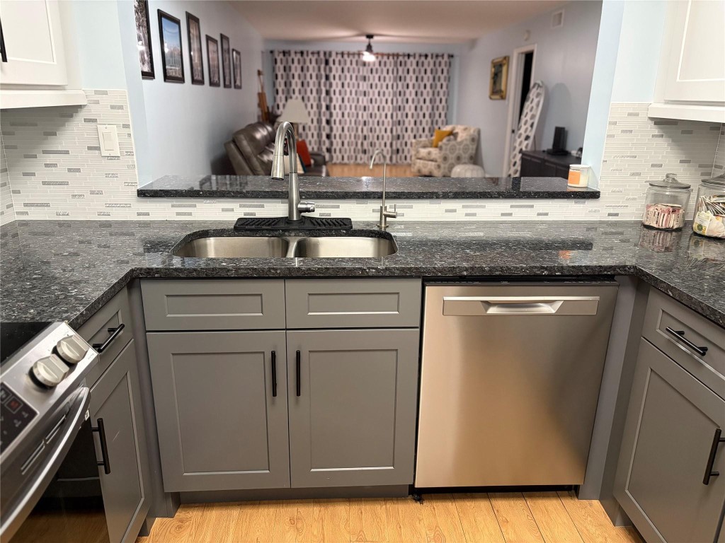 DEVON CONDOMINIUM - Residential