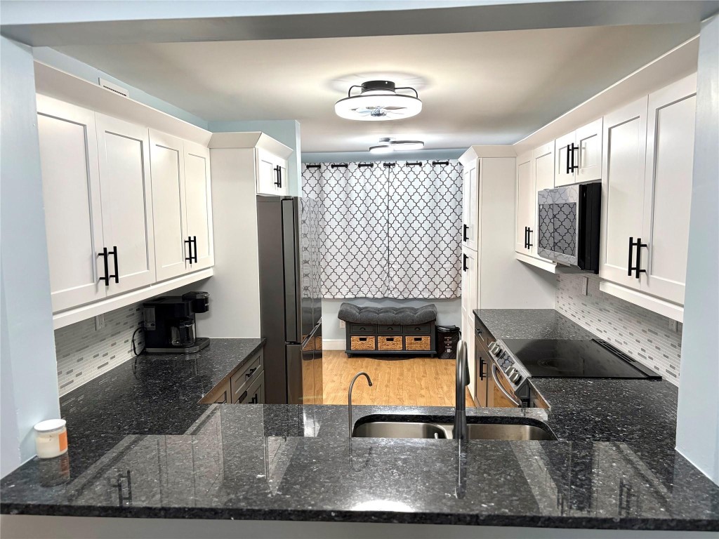 DEVON CONDOMINIUM - Residential