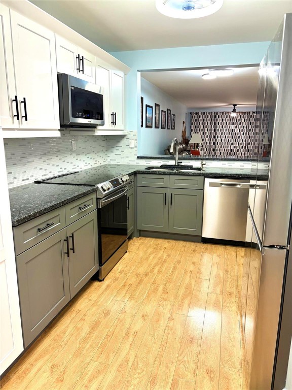 DEVON CONDOMINIUM - Residential
