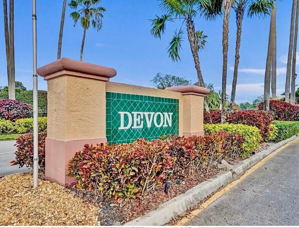 DEVON CONDOMINIUM - Residential