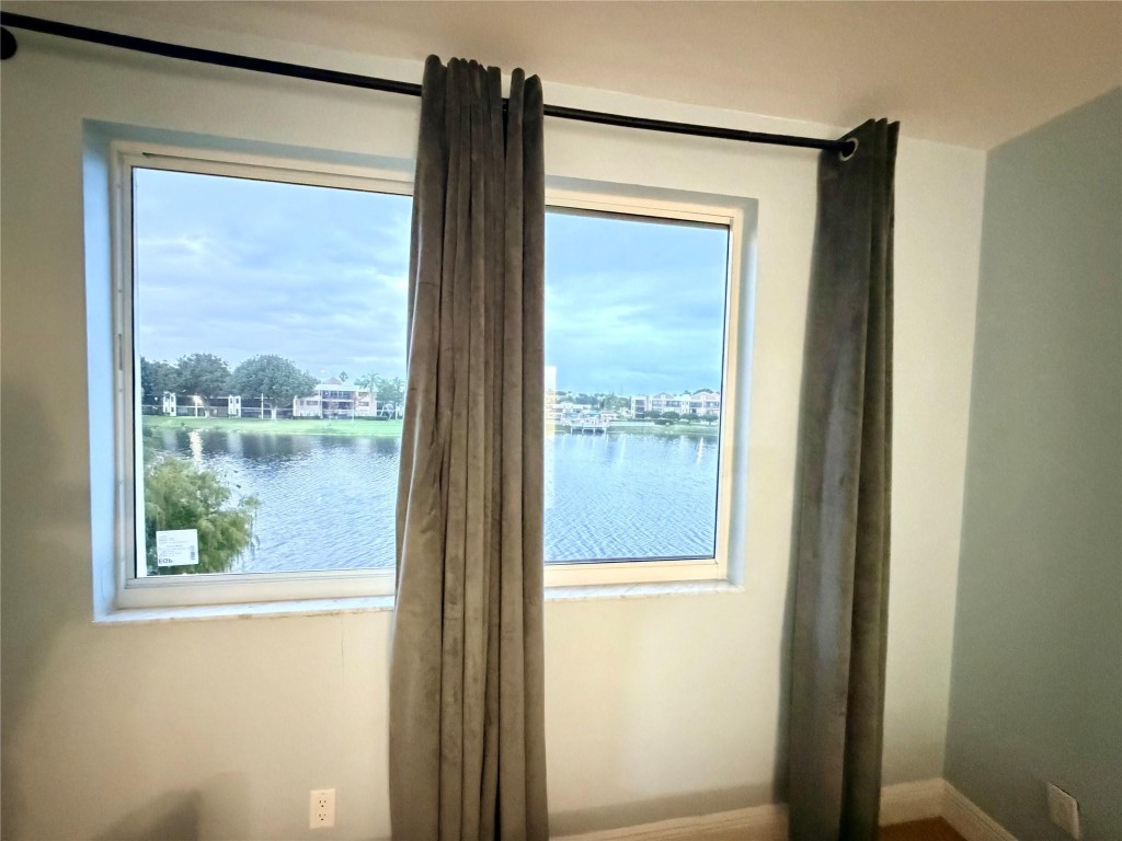 DEVON CONDOMINIUM - Residential