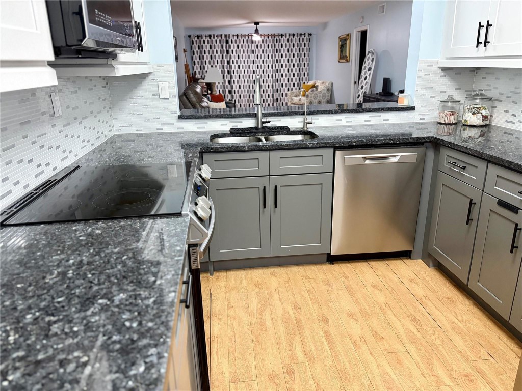 DEVON CONDOMINIUM - Residential