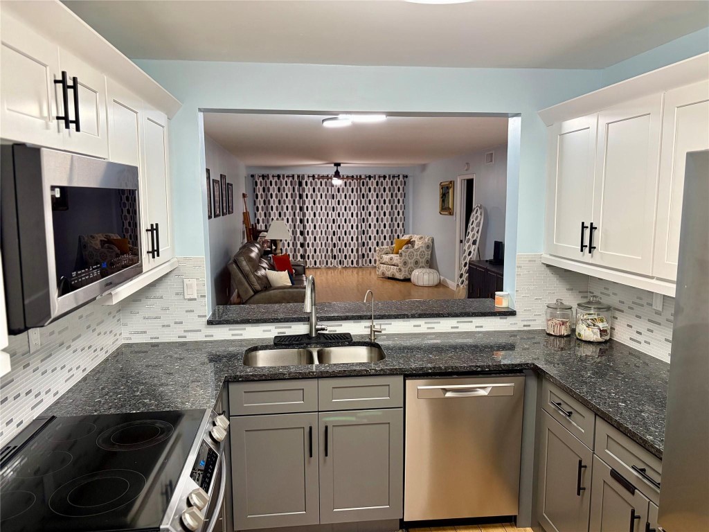 DEVON CONDOMINIUM - Residential