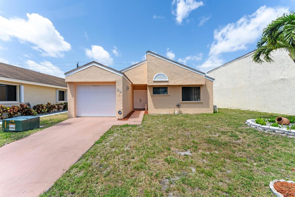 Photo of 23 Hawthorne Lane, Boynton Beach, FL 33426 (MLS # R10980670)