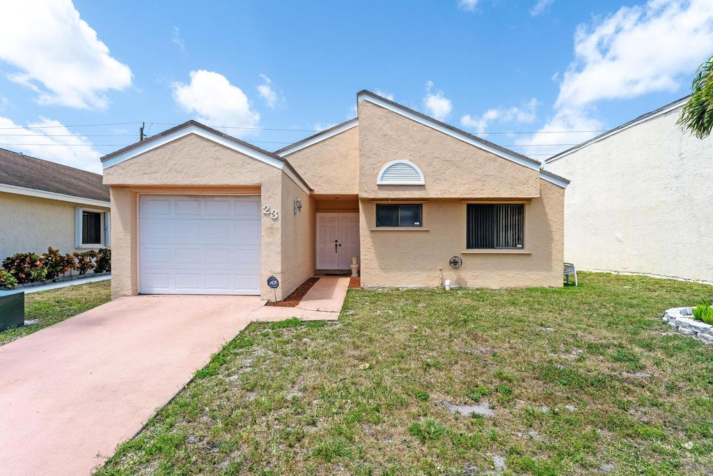 Photo of 23 Hawthorne Lane, Boynton Beach, FL 33426 (MLS # R10980670)