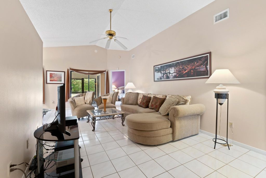 Photo of 23 Hawthorne Lane, Boynton Beach, FL 33426 (MLS # R10980670)