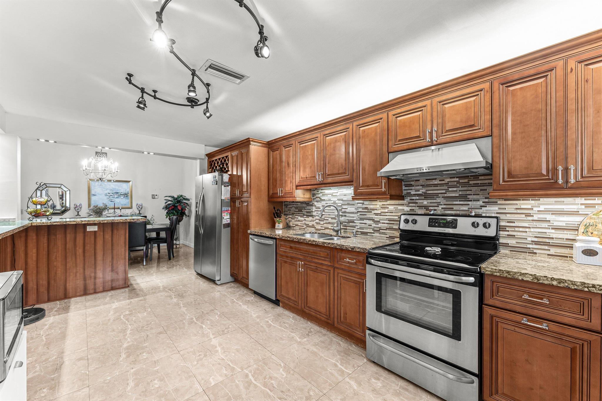 View photos, virtual tours, details... 6989 Quince Lane