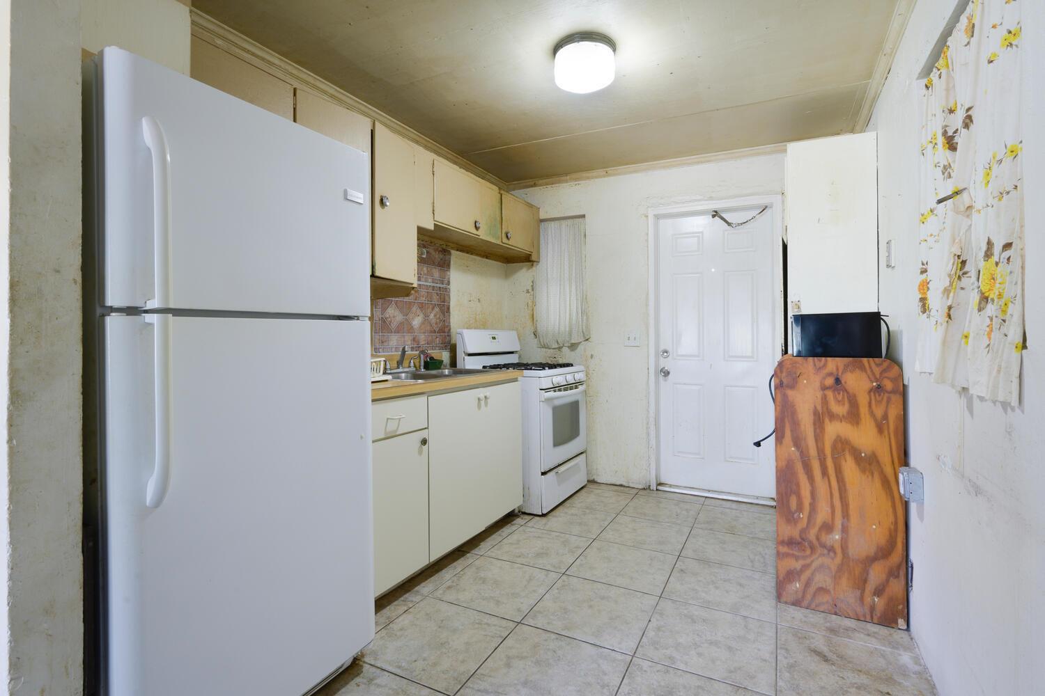 1465 W 28th Street