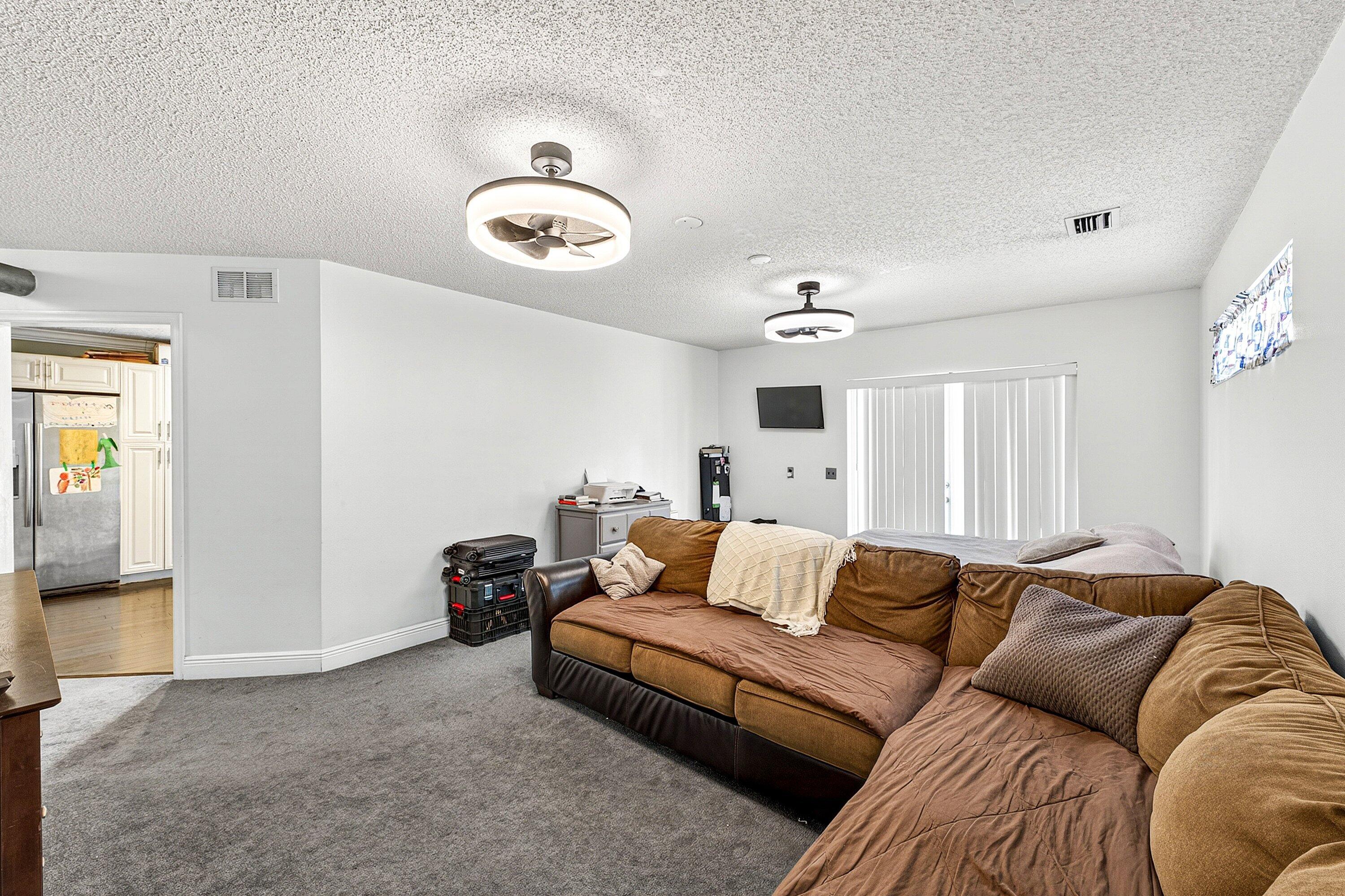 S/D OF 21-44-43, W 1/2 IN - Residential