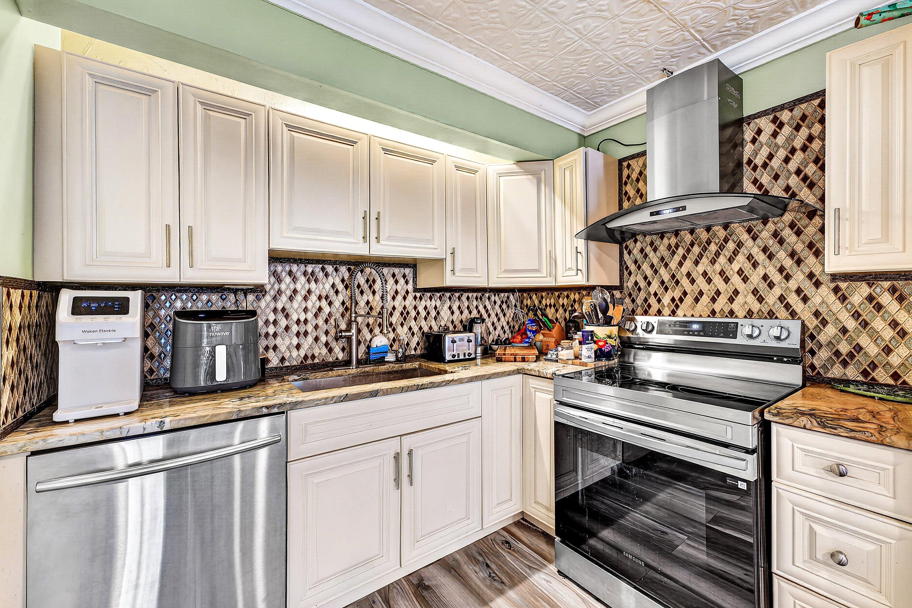 S/D OF 21-44-43, W 1/2 IN - Residential