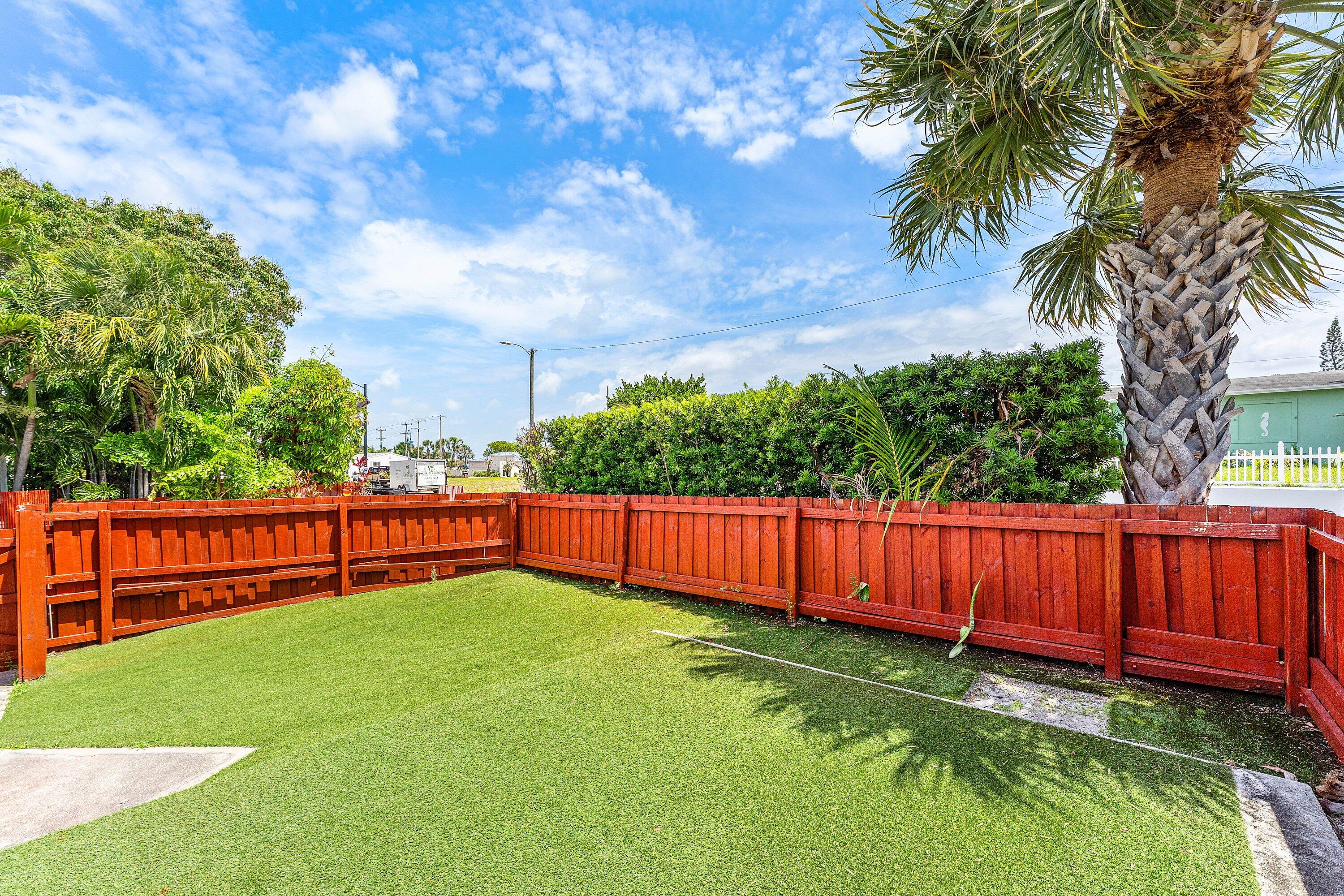 S/D OF 21-44-43, W 1/2 IN - Residential