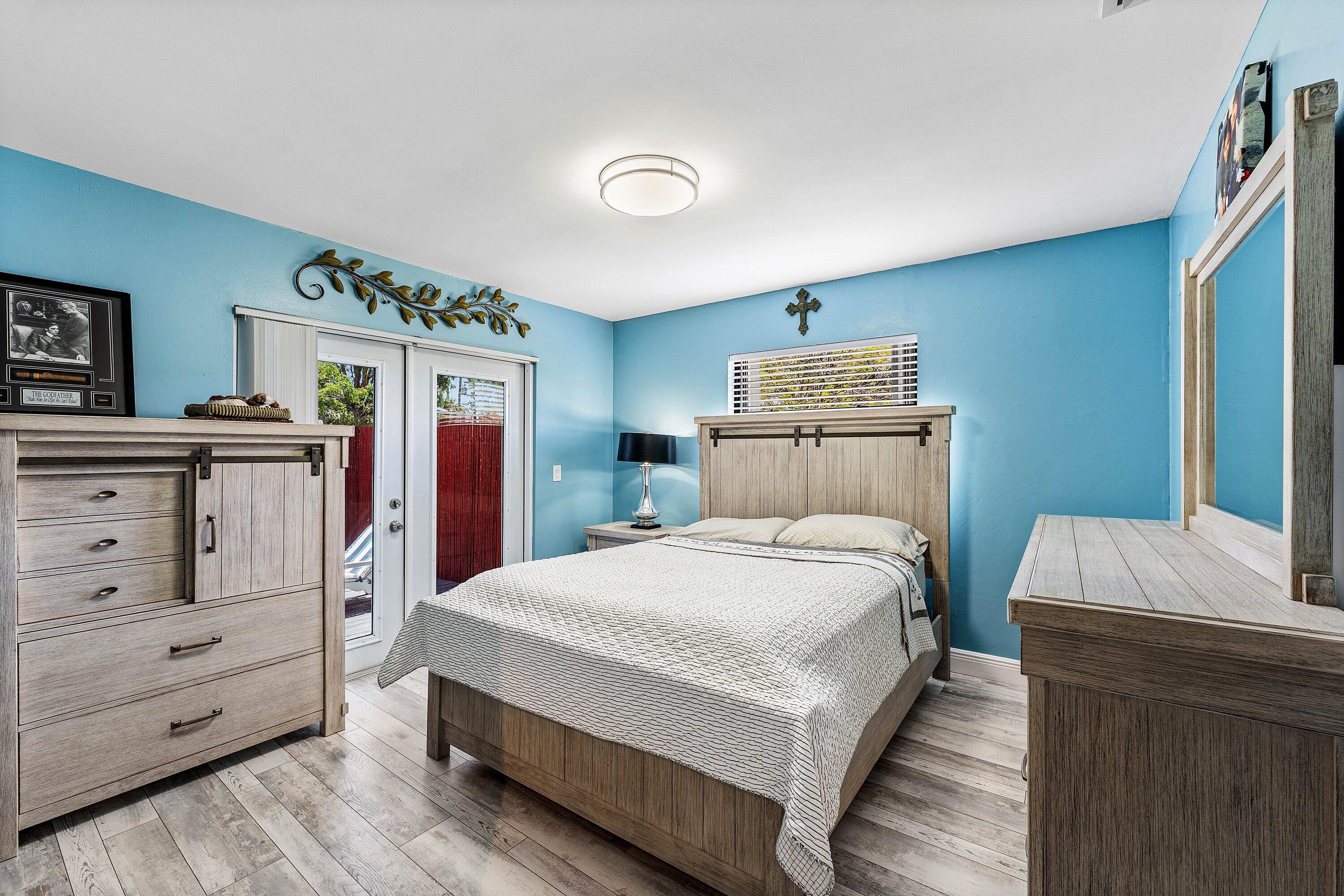 S/D OF 21-44-43, W 1/2 IN - Residential