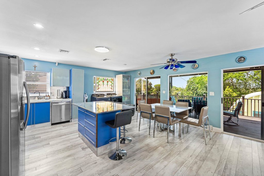 Photo of 907 N A Street, Lake Worth Beach, FL 33460 (MLS # B26017141)