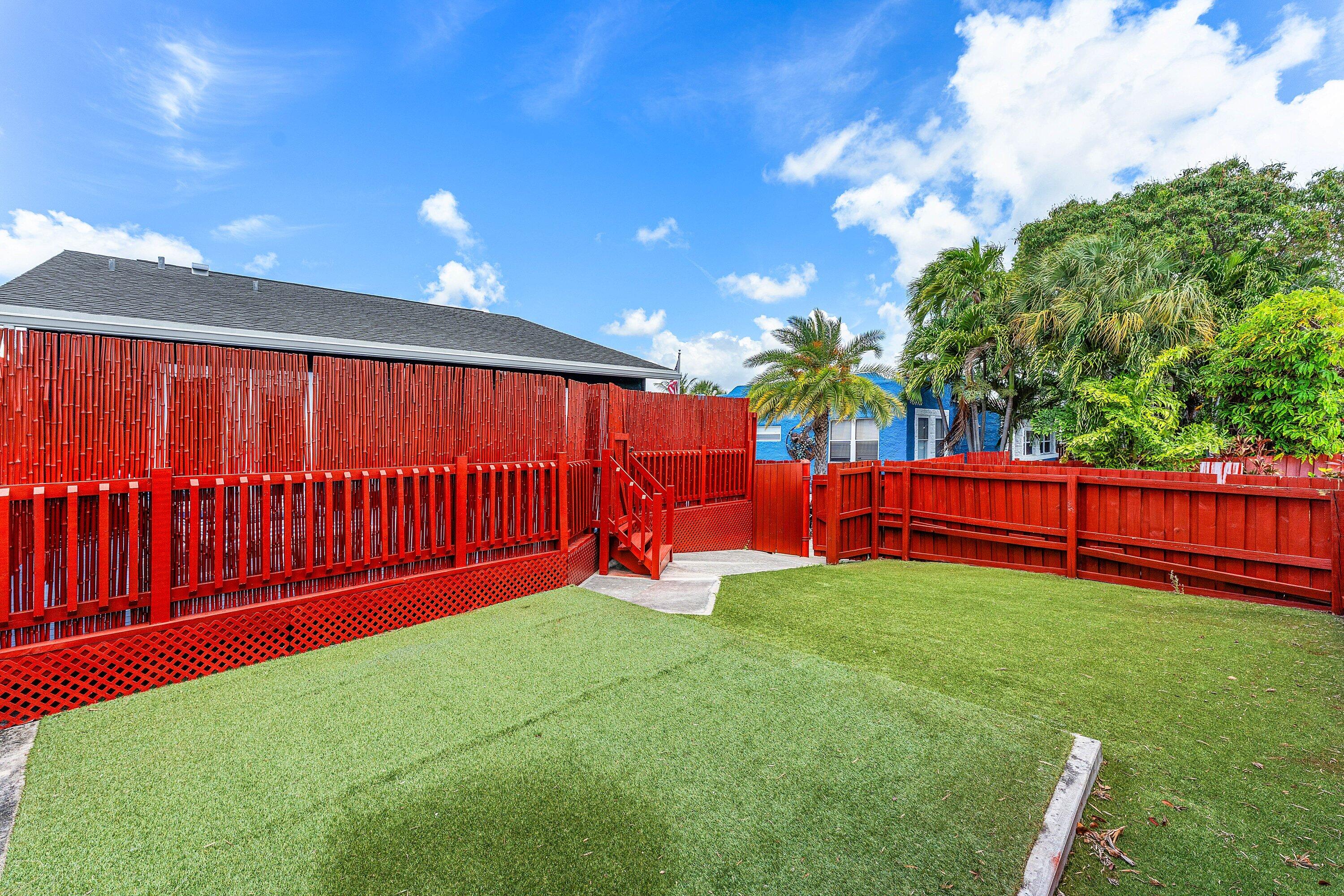 S/D OF 21-44-43, W 1/2 IN - Residential