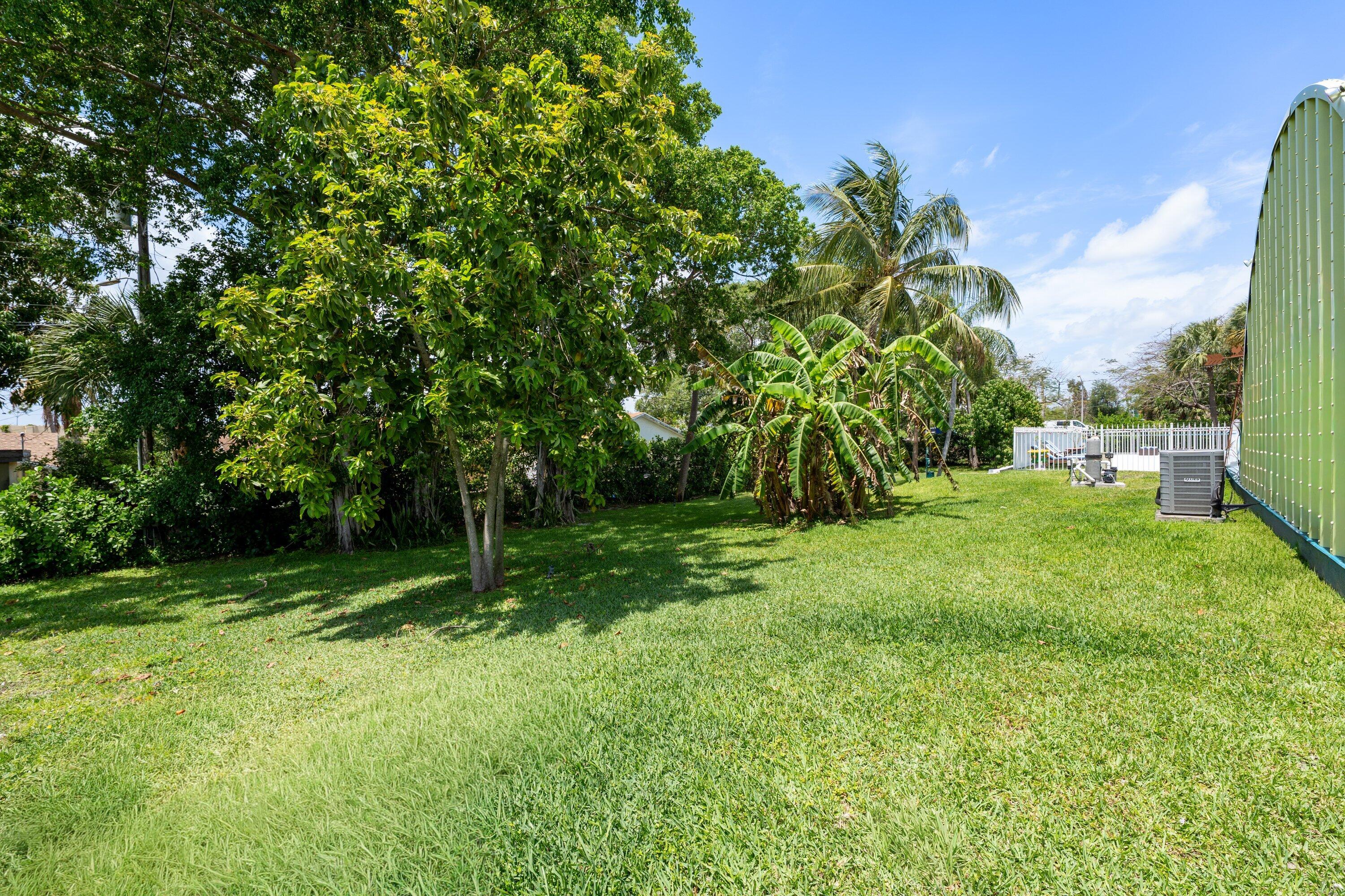 S/D OF 21-44-43, W 1/2 IN - Residential