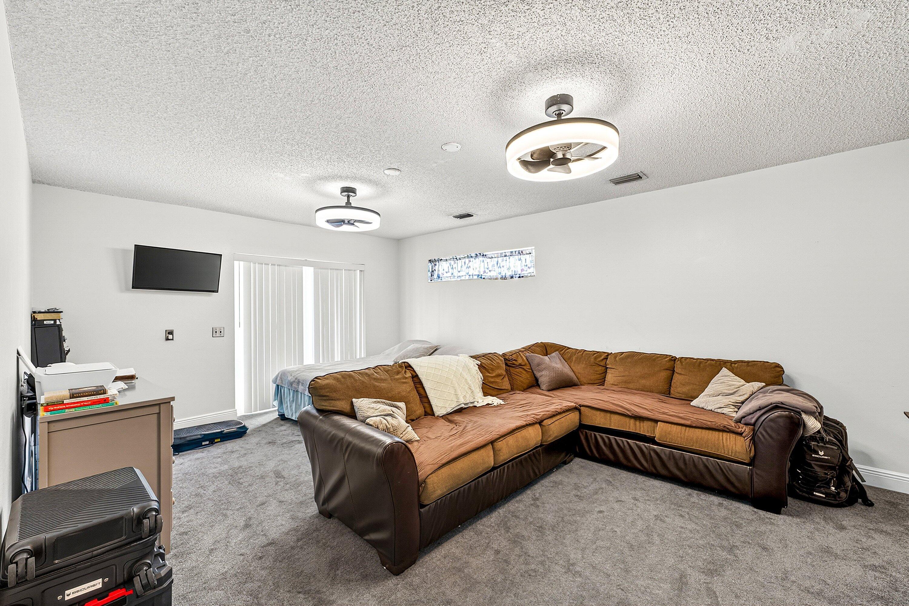 S/D OF 21-44-43, W 1/2 IN - Residential