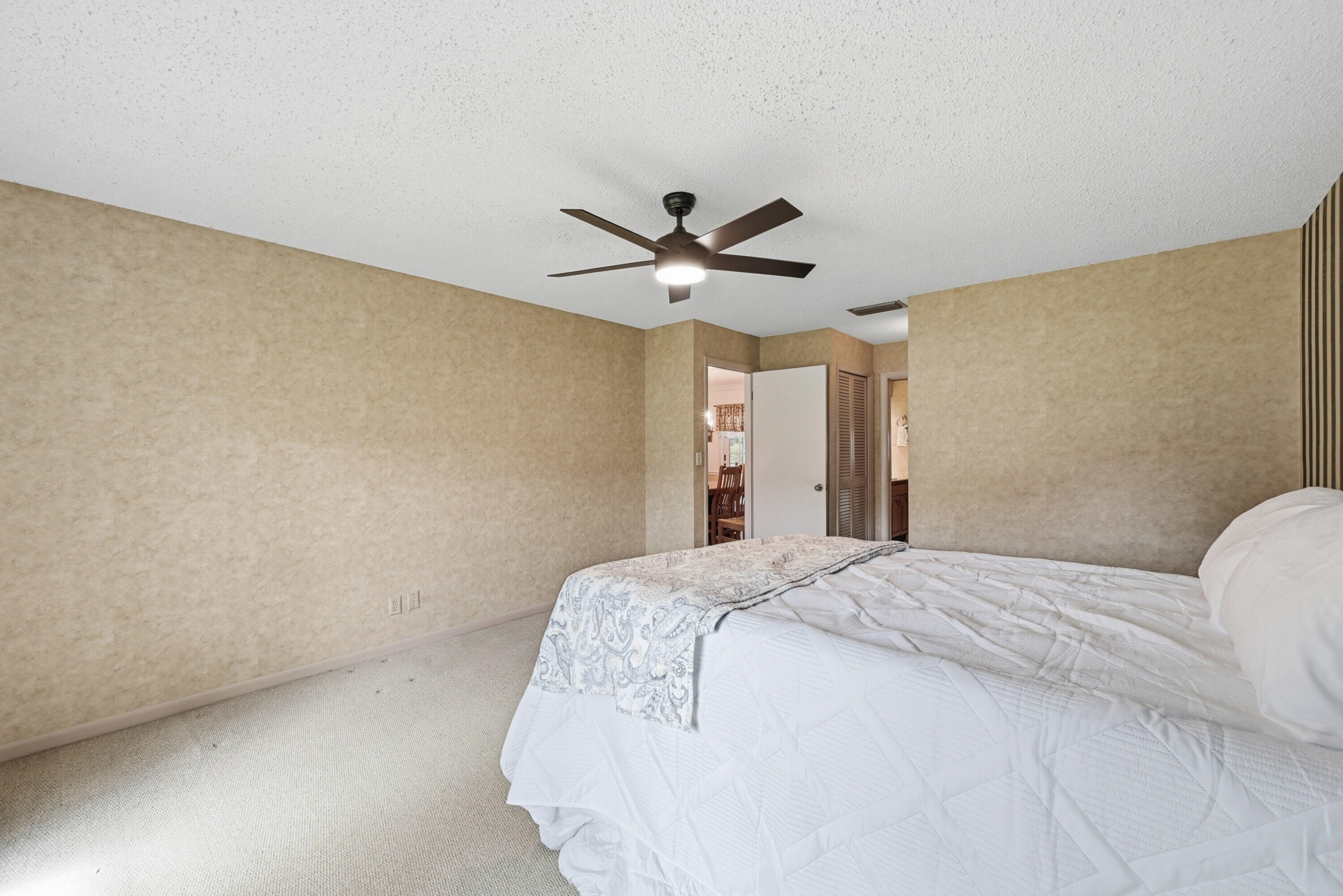 CORAL SPRINGS COUNTRY CLUB - Residential