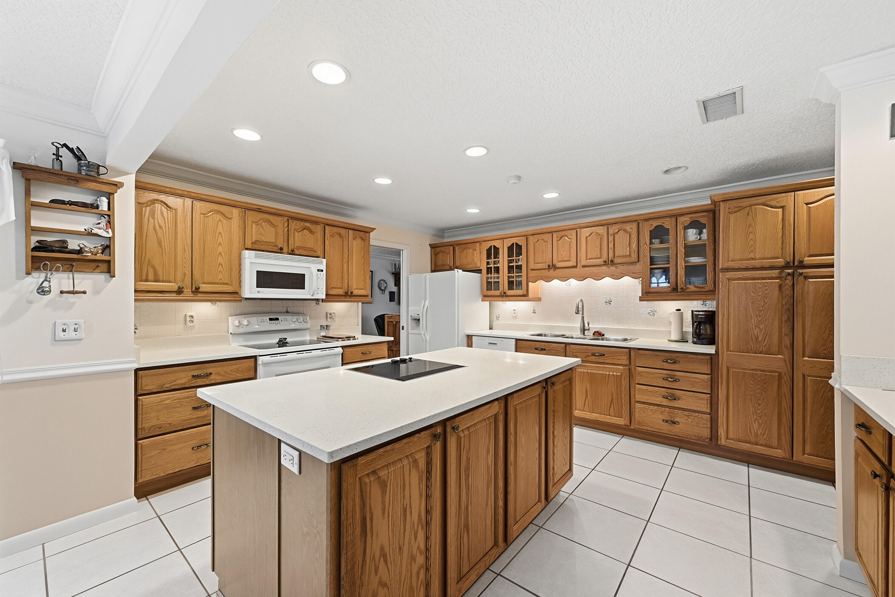 CORAL SPRINGS COUNTRY CLUB - Residential