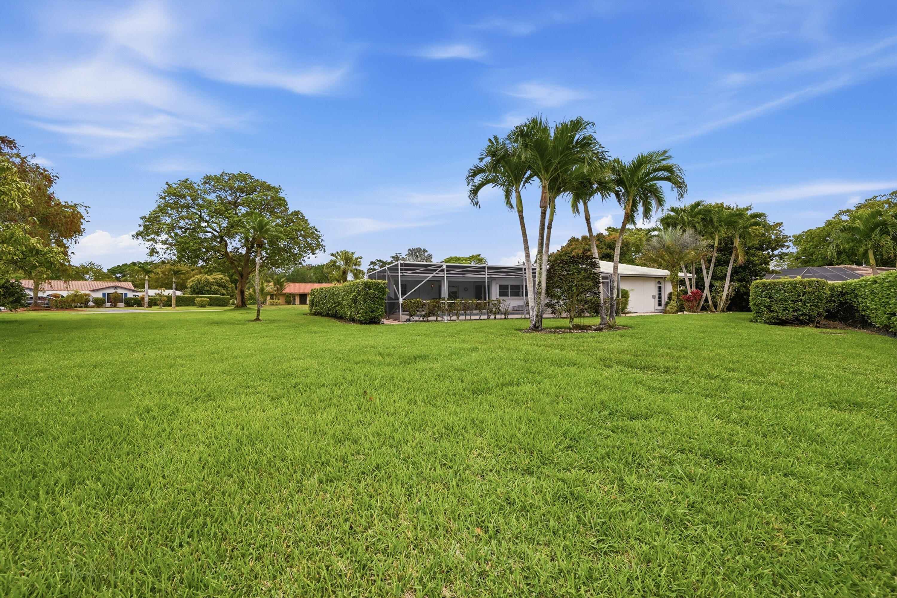 CORAL SPRINGS COUNTRY CLUB - Residential