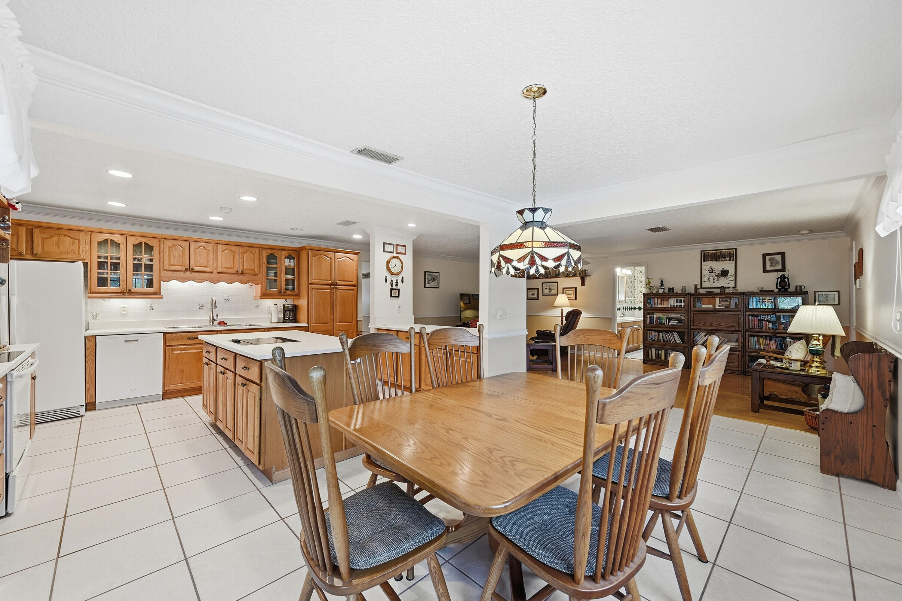 CORAL SPRINGS COUNTRY CLUB - Residential