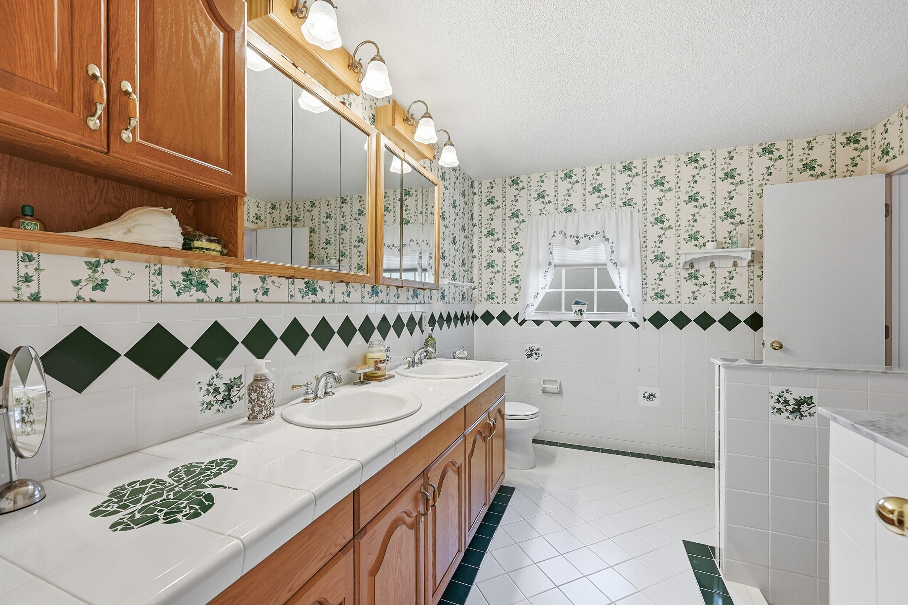 CORAL SPRINGS COUNTRY CLUB - Residential