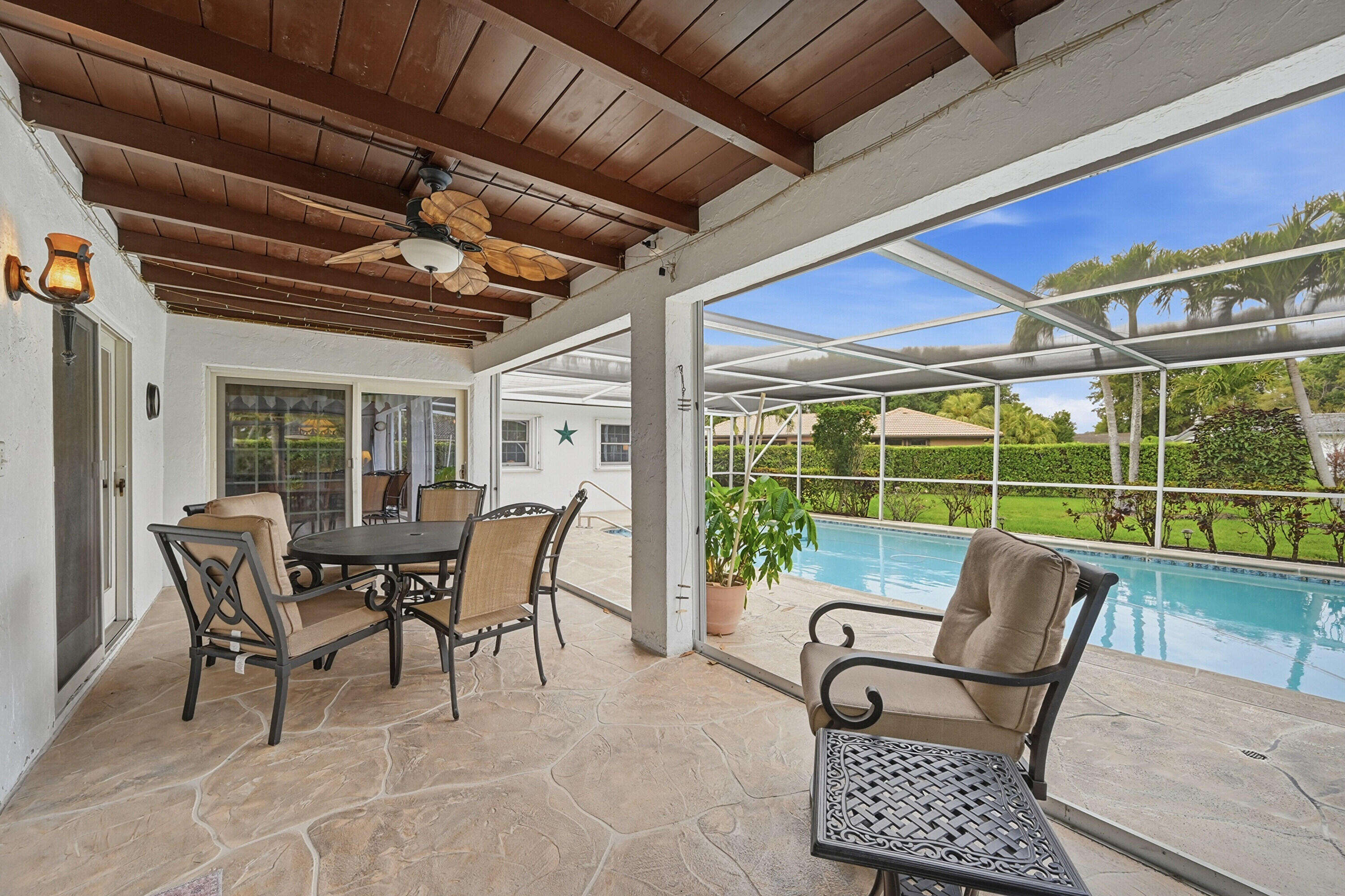 CORAL SPRINGS COUNTRY CLUB - Residential