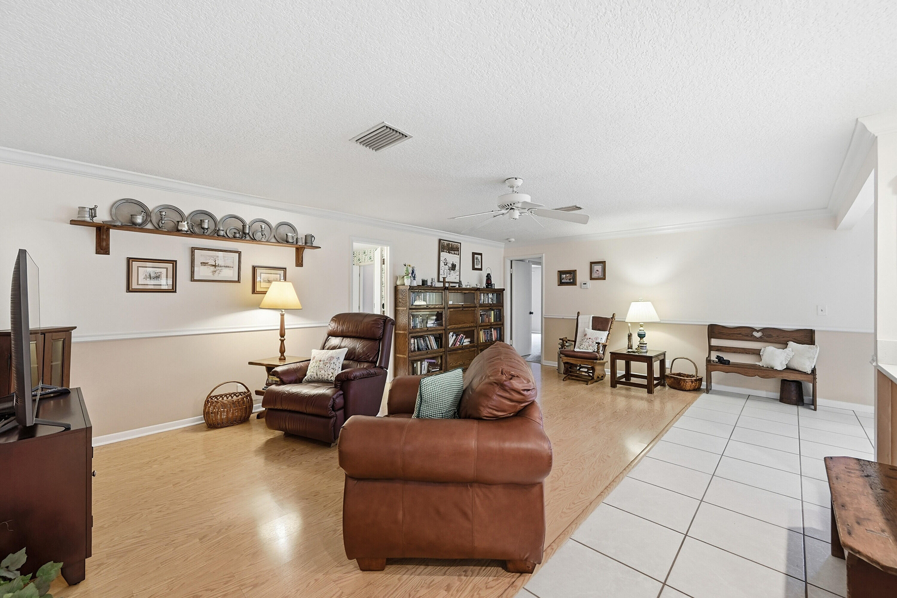 CORAL SPRINGS COUNTRY CLUB - Residential