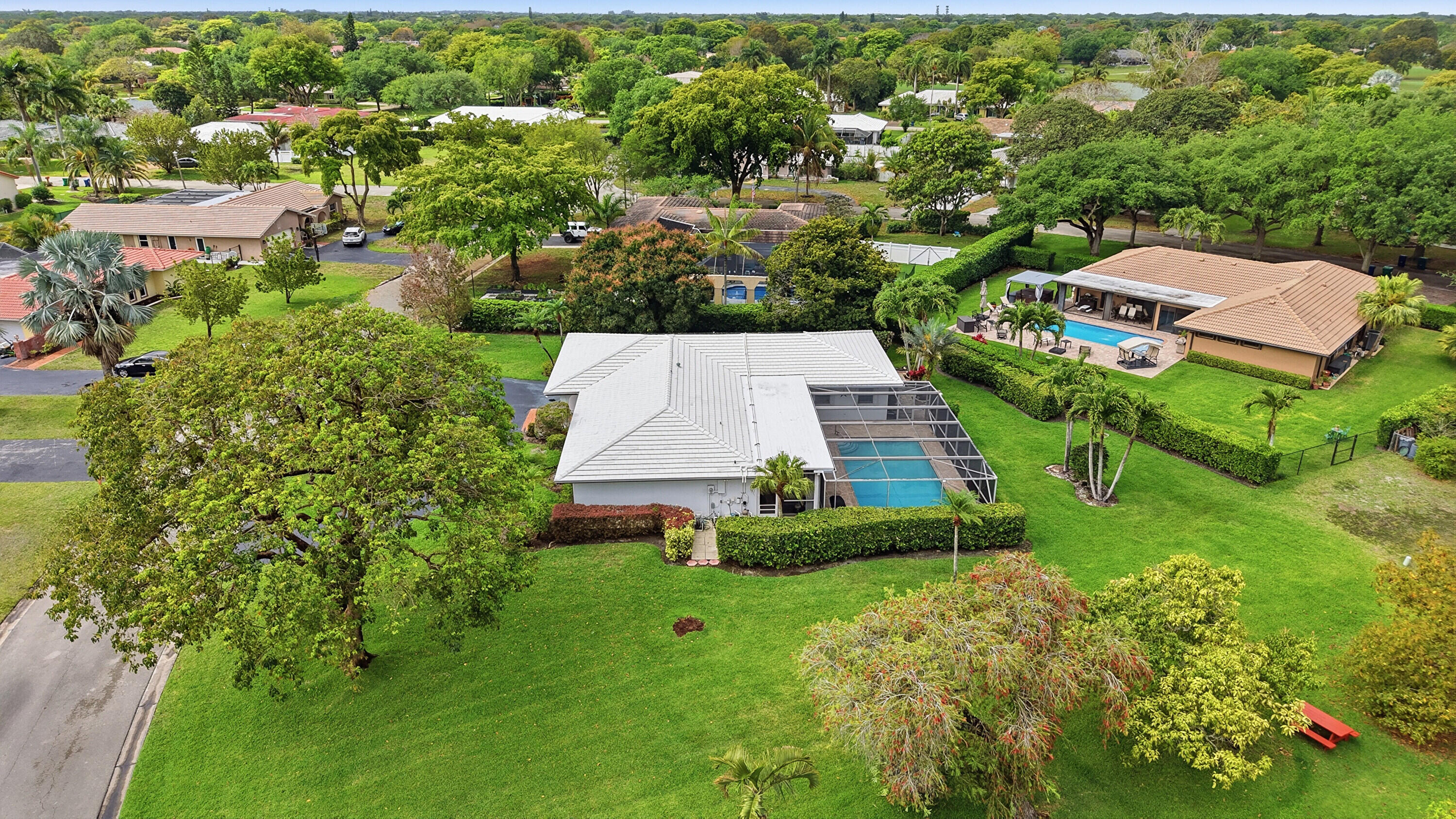 CORAL SPRINGS COUNTRY CLUB - Residential