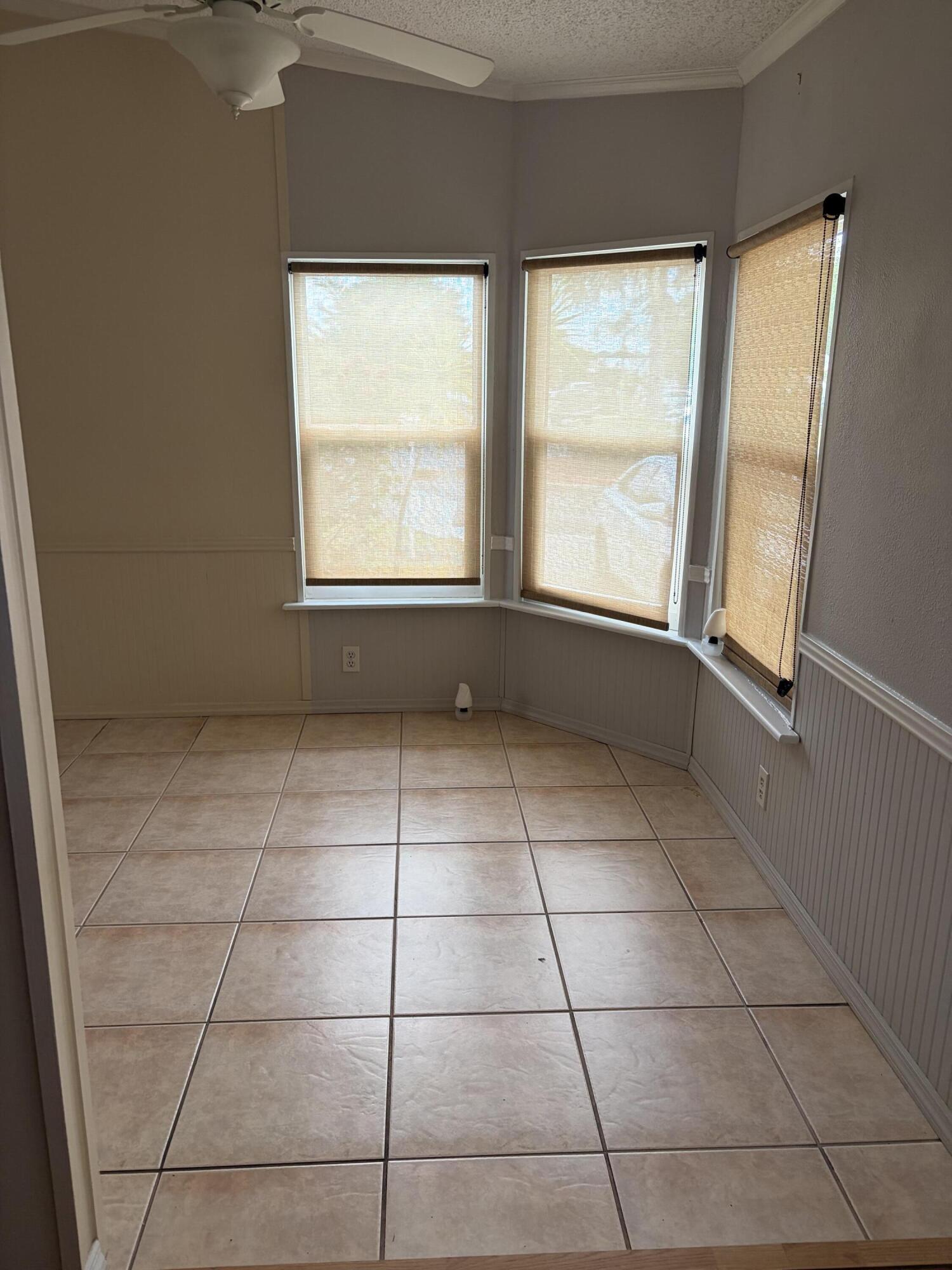 TROPICAL ISLES - Residential