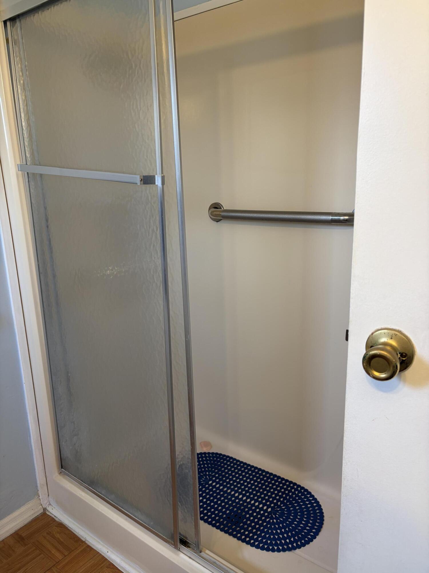 TROPICAL ISLES - Residential