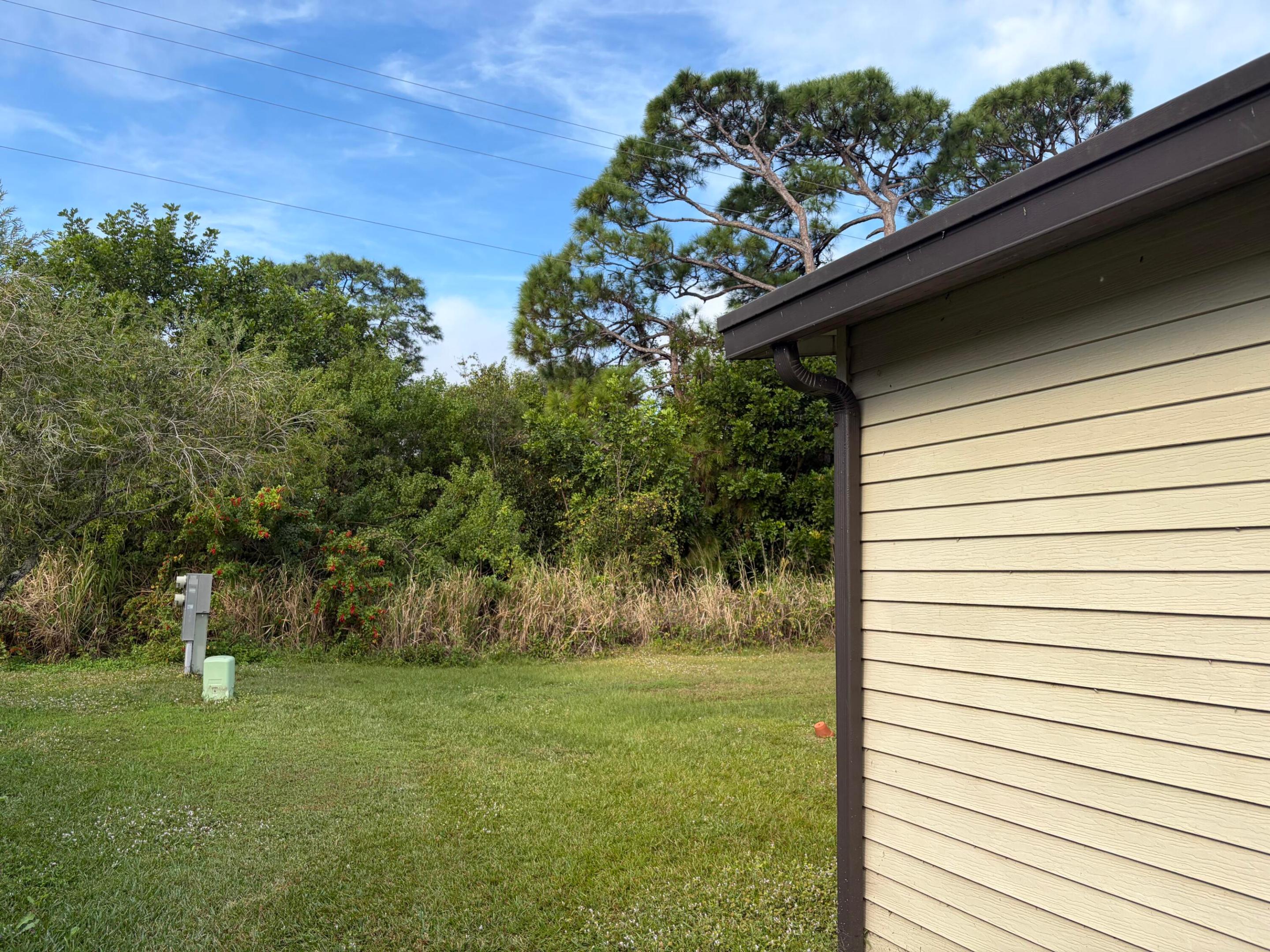 TROPICAL ISLES - Residential