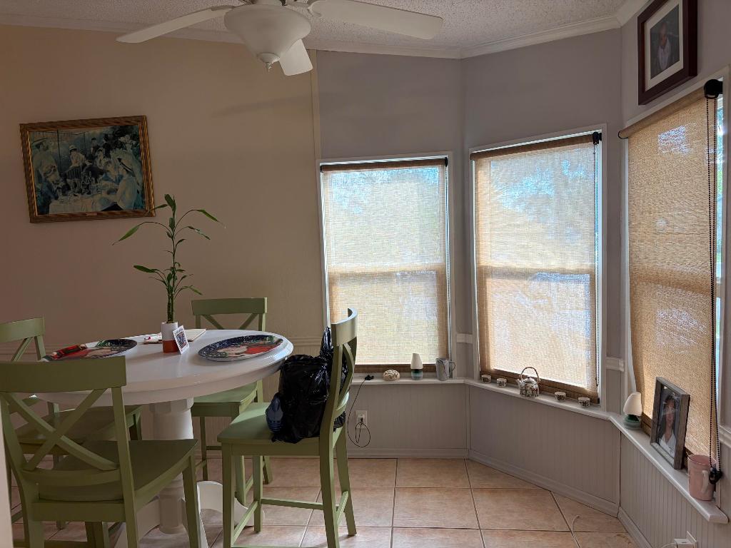 TROPICAL ISLES - Residential