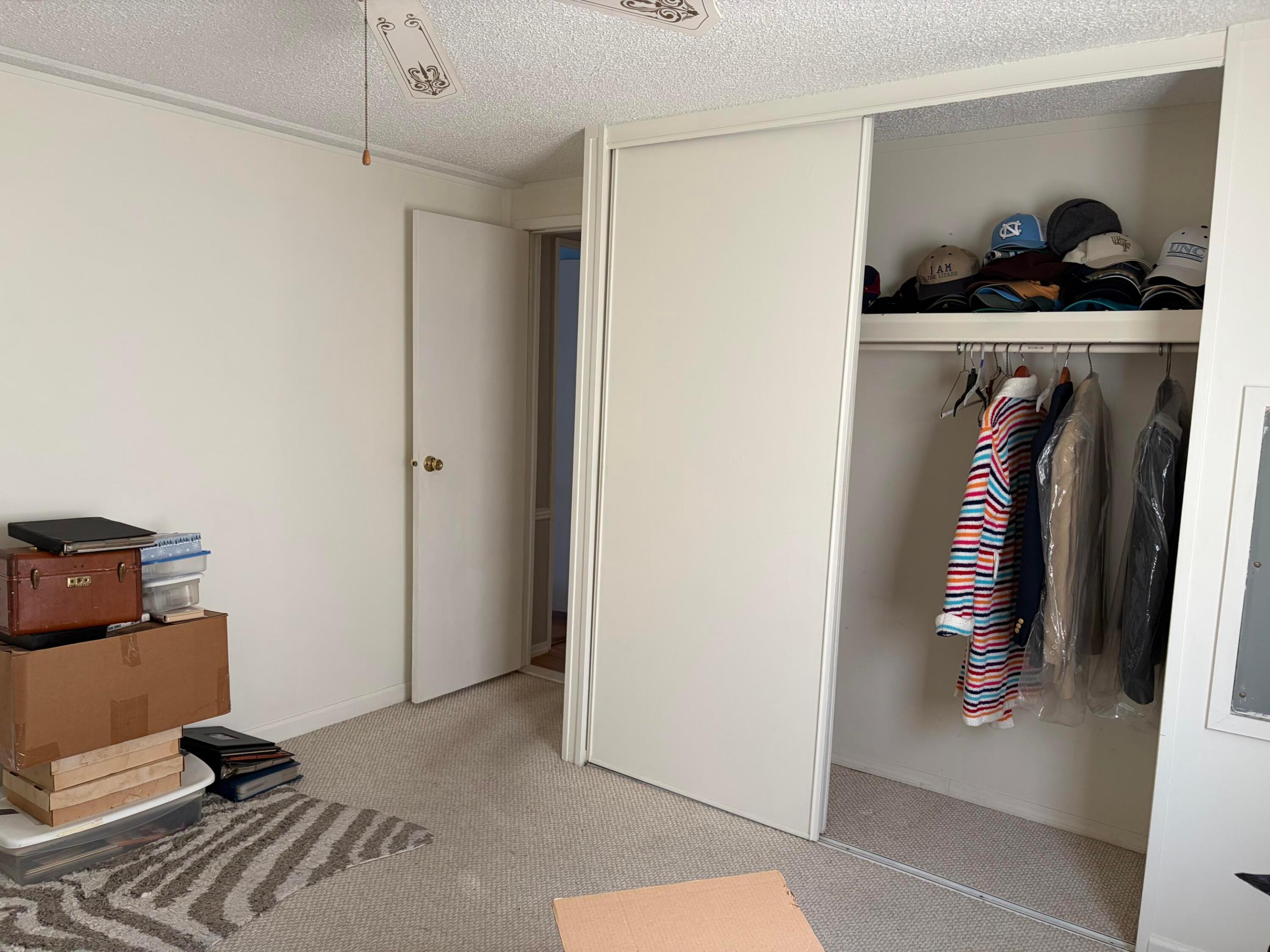 TROPICAL ISLES - Residential