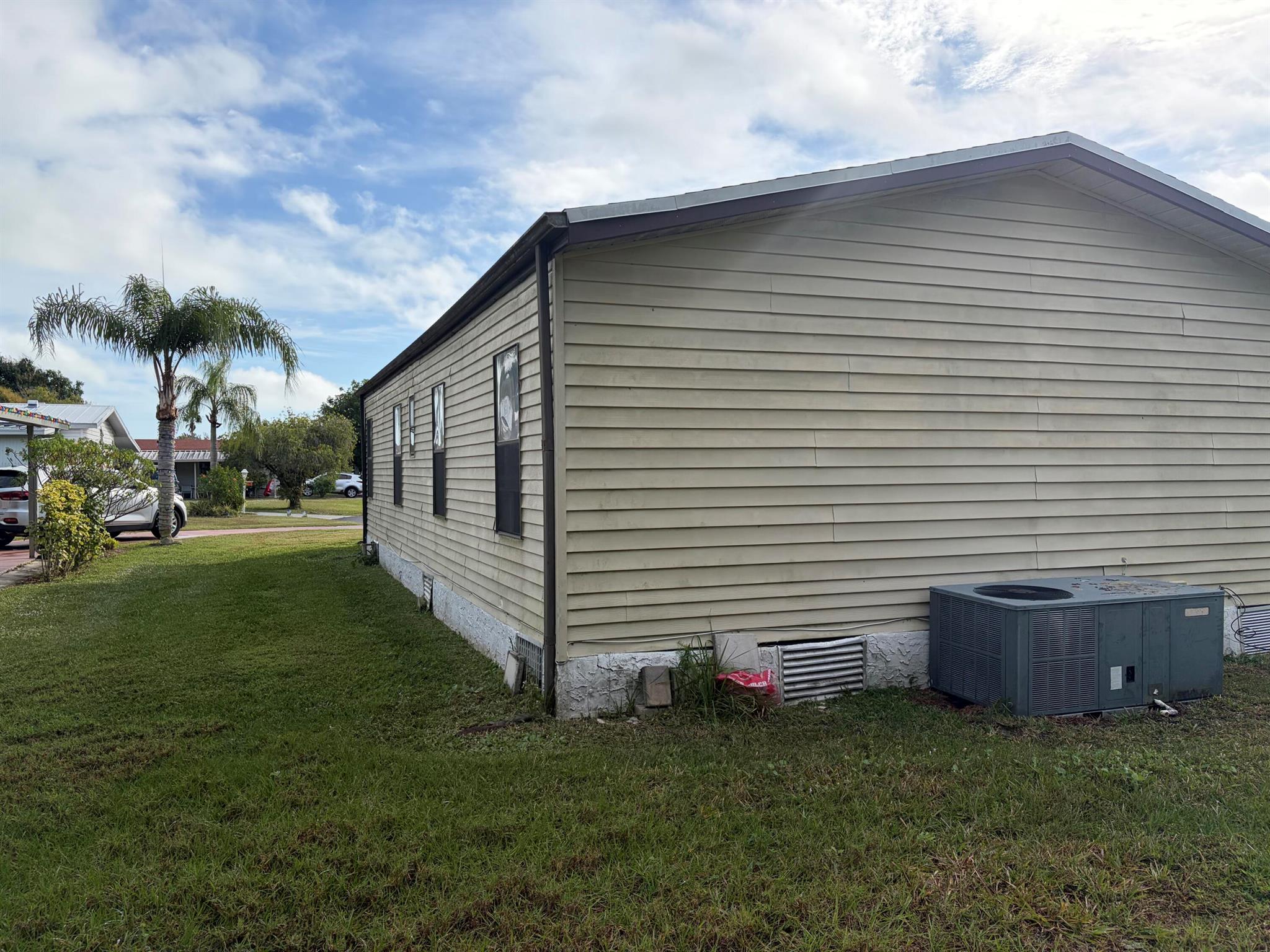 TROPICAL ISLES - Residential