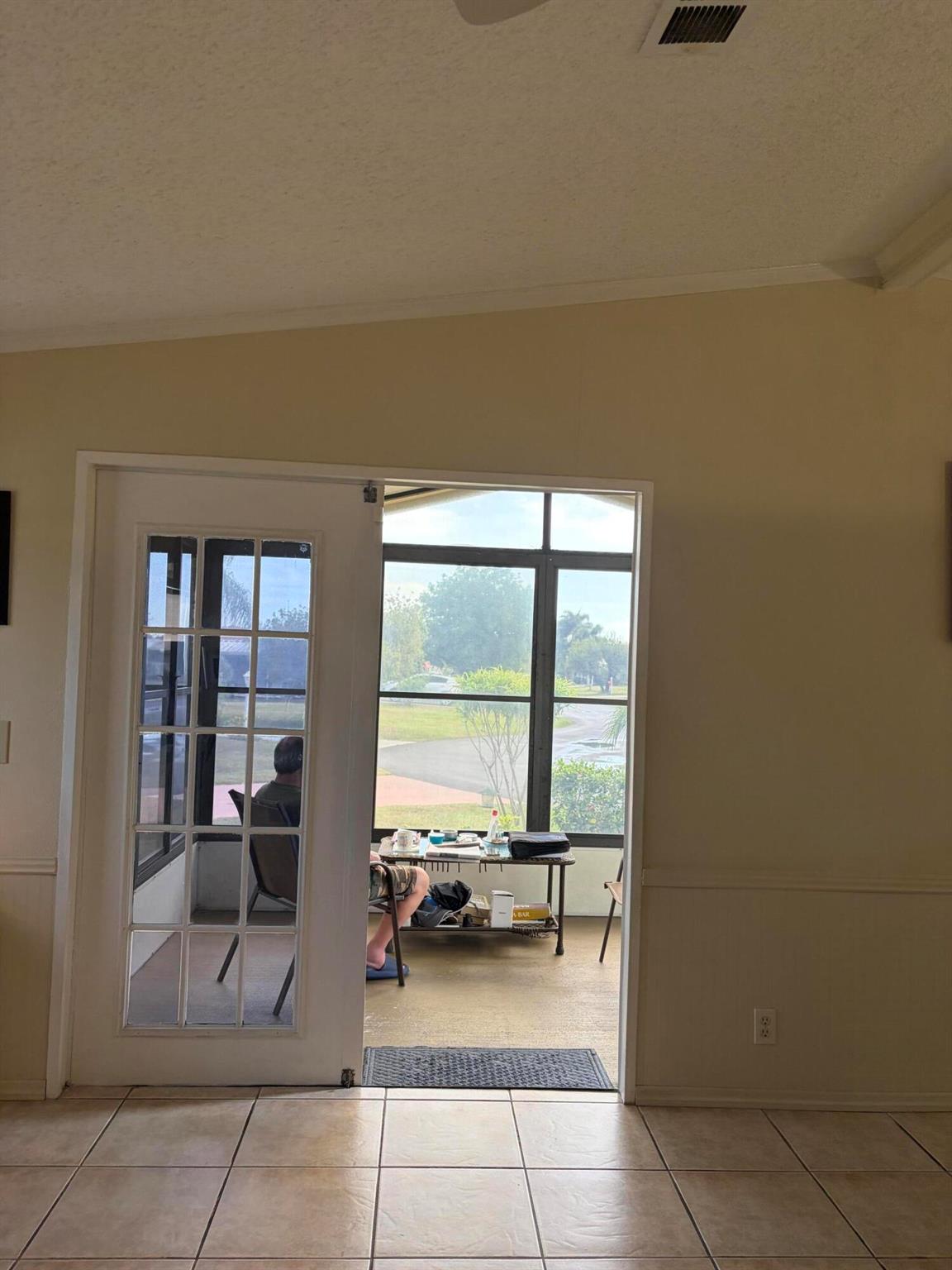 TROPICAL ISLES - Residential