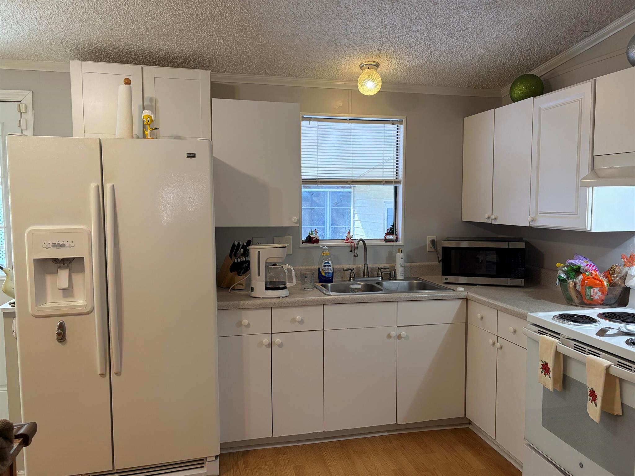 TROPICAL ISLES - Residential